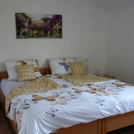 Apartma Pergola Secovlje