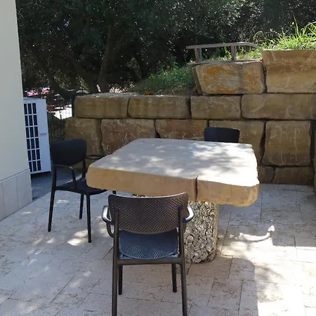 Apartma Pergola *
